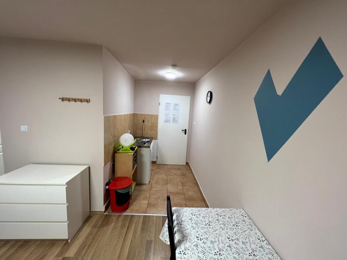 Jo Minosegu Lakasok Kivalo Kozlekedes Mellett Apartment Budapest Ngoại thất bức ảnh